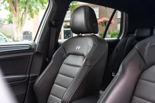 Volkswagen Golf Volkswagen Golf 2.0 TSI 4Motion R Pano / Dyn / DCC - afbeelding nr 23