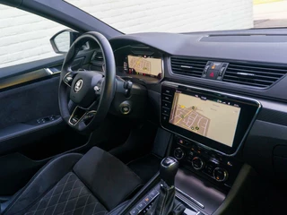Škoda Superb Skoda Superb Combi 1.4 TSI iV 218pk Sportline Business | 360 Camera | Sportstoelen | 19 inch LMV - afbeelding nr 28