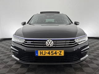 Volkswagen Passat Volkswagen Passat Variant 1.4 TSI GTE Highline Aut. *PANO | LEATHER-ALCANTARA | FULL-LED | NAVI-FULLMAP | ERGONOMIC-SPORT-SEATS | CARPLAY | CAMERA | DAB+ | ECC | HEATED-SEATS | PDC | TOWBAR | SHIFT-PADDLES | AMBIENT-LIGHT | 17''ALU* - afbeelding nr 2