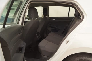 Volkswagen Golf Volkswagen Golf 2.0 TDI 115pk Edition -NAVI-AIRCO-CARPLAY- - afbeelding nr 7