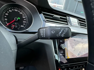 Volkswagen Passat Volkswagen Passat Variant 1.5 TSi Aut. Business Camera Trekhaak - afbeelding nr 30