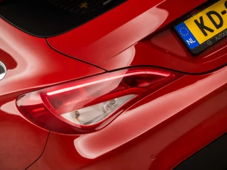 Mercedes-Benz CLA Mercedes-Benz CLA Shooting Brake 180 Sport Automaat (NAVIGATIE, LEDER, STOELVERWARMING, GETINT GLAS, SPORTSTOELEN, PARKEERSENSOREN, CRUISE, BLUETOOTH, NIEUWE APK, NIEUWSTAAT) - afbeelding nr 28