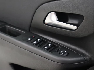 Opel Corsa AUT [CRUISE CONTROL, FLIPPERS, APPLE CARPLAY, MULTIFUNCTIONEEL STUURWIEL, CLIMATE CONTROL, NAVIGATIE, NIEUWSTAAT] - afbeelding nr 18