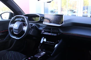 Peugeot 2008 Peugeot 2008 1.2 130PK AUTOMAAT GT PACK | ELEKTRISCH BEDIENBARE BESTUURDERSSTOEL | NAVIGATIE | FULL LED KOPLAMPEN | DRAADLOZE APPLE CARPLAY/ANDROID AUTO | ADAPTIVE CRUISE CONTROL | CAMERA VOOR + ACHTER | CLIMATE CONTROL | LICHTMETALEN VELGEN 17