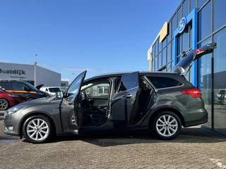 Ford Focus Ford Focus Wagon 1.0 Titanium 125PK Winterpack Navi Carplay Parkeersensoren Climate Cruise Control Privacy Glass *Dealer Onderhouden* - afbeelding nr 3