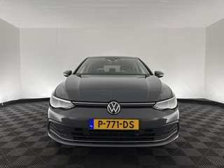 Volkswagen Golf *DIGI-COCKPIT | FULL-LED | COMFORT-SEATS | DAB+ | MICROFIBRE | KEYLESS | NAVI-FULLMAP | AMBIENT-LIGHT | ECC | TOWBAR | PDC | HEATED-SEATS | ADAPTIVE-CRUISE | CARPLAY | LANE-ASSIST | 16''ALU * - afbeelding nr 2