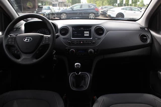 Hyundai i10 Hyundai i10 1.0i Go! 2017 / Navigatie / Apple CarPlay / Bluetooth / Lichtmetalen Velgen / Cruise control / Climate Control - afbeelding nr 2