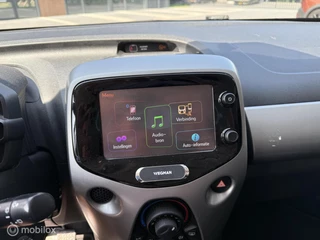 Toyota Aygo Toyota Aygo 1.0 VVT-i x-play CAMERA GR.SCHERM NAP CARPLAY - afbeelding nr 11