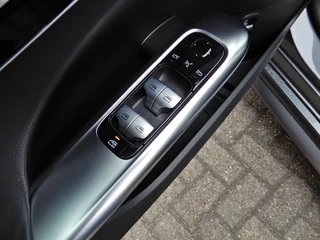 Mercedes-Benz C-Klasse Mercedes-Benz C-Klasse 180 AMG LINE automaat Panorama - afbeelding nr 19
