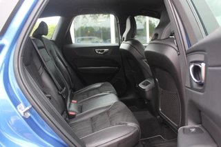 Volvo XC60 Volvo XC60 2.0 T4 R-Design / 360Camera / Leder&Alcantara / 20'' / Navigatie / Dodehoek / DAB / Cruise Control - afbeelding nr 12
