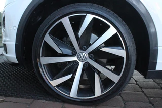 Volkswagen T-Roc Volkswagen T-Roc Cabrio 1.5 TSI 150PK AUTOMAAT R-LINE | VIRTUAL COCKPIT | STOEL/STUUR VERWARMING | 19