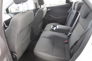 Ford Focus Ford Focus Wagon 1.0 EcoBoost Titanium | Navigatie | Climate Control | Cruise Control | Lichtmetalen Velgen | Voorruitverwarming - afbeelding nr 26