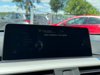 BMW 3 Serie BMW 3-serie 320i High Executive 184 PK / PDC / NAVIGATIE / CRUISE / NL AUTO / LEDER / AUTOMAAT - afbeelding nr 20