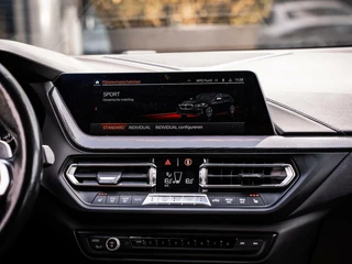 BMW 1 Serie BMW 1-serie M135i xDrive High Executive|PANO|MAXTON|19'' - afbeelding nr 27