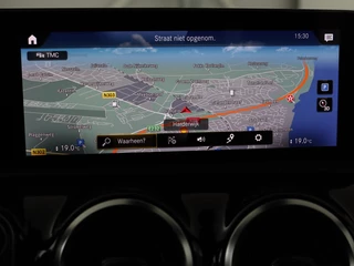 Mercedes-Benz A-Klasse Mercedes-Benz A-klasse 180d AMG | 36.600km NAP | Panoramadak | Stoelverwarming | Carplay | Camera | Full LED | Navigatie | Leder/Alcantara | Widescreen - afbeelding nr 12