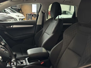 Škoda Karoq Skoda Karoq 1.0 TSI 110 pk handg. Buss. Edition | Navi | Cruise | PDC | CarPlay | Clima | DAB+ | Keyless | Org. NLD. | - afbeelding nr 6