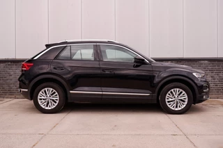 Volkswagen T-Roc Volkswagen T-Roc 1.5 TSI Sport | LED | Trekhaak | Carplay | Camera | PDC - afbeelding nr 16
