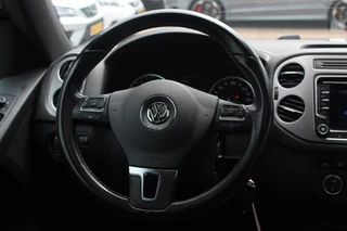 Volkswagen Tiguan Volkswagen Tiguan 1.4 TSI Edition / Trekhaak / Panoramadak / Apple CarPlay / 18'' / Navigatie / Xenon / Stoelverwarming / Cruise Control - afbeelding nr 16