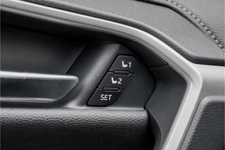 Toyota RAV4 Leder Camera Trekhaak 19