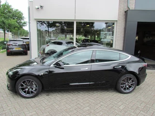 Tesla Model 3 - 436986257-0