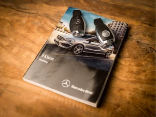 Mercedes-Benz B-Klasse Automaat (PANORAMADAK, GROOT NAVI, SFEERVERLICHTING, RODE GORDELS, LEDER/ALCANTARA, SPORTSTOELEN, GETINT GLAS, TREKHAAK, NIEUWSTAAT) - afbeelding nr 18