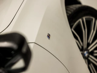 BMW 3 Serie BMW 3 Serie 320i M Sport 184Pk Automaat (APPLE CARPLAY, M PAKKET, GROOT NAVI, SFEERVERLICHTING, LEDER/ACANTARA, SPORTSTOELEN, GETINT GLAS, PARKEERSENSOREN, NIEUWE APK, NIEUWSTAAT) - afbeelding nr 32