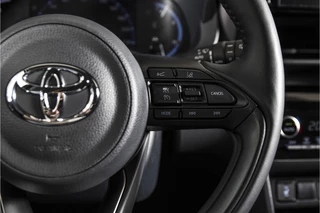 Toyota Yaris Cross | Dig. Cockpit | Adapt. Cruise | Stoel- + Stuurverwarming | Camera | PDC | NAV + App Connect (Draadloos) | ECC | LED | LM 18'' | - afbeelding nr 45