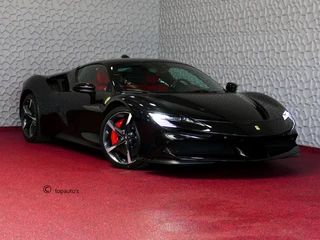 Ferrari SF90 Stradale 4.0 V8 1000 pk INCL BTW/BPM. CARBON SEATS/STUUR LIFT CARPLAY AFS CAMERA