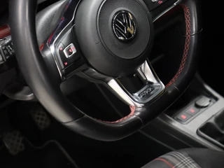 Volkswagen up! Volkswagen up! 1.0 TSI GTI [6-BAK, CAMERA, STOELVERWARMING, PDC ACHTER, BLUETOOTH, AIRCO, CRUISE, NIEUWSTAAT] - afbeelding nr 15