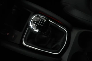 Nissan QASHQAI Nissan Qashqai 1.3 DIG-T Tekna | Panoramadak | Stoelverwarming |  Trekhaak | 360 camera | Full LED | Carplay | Navigatie | Keyless - afbeelding nr 18