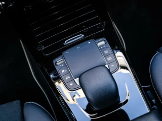 Mercedes-Benz A-Klasse Mercedes A-klasse a250e AMG|PANO|18''|CAMERA|ACC|SFEERV. - afbeelding nr 20