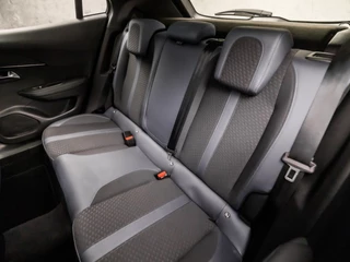 Peugeot 2008 Peugeot 2008 1.2 PureTech Sport (VIRTUAL COCKPIT, APPLE CARPLAY, GROOT NAVI, LEDER, 360 CAMERA, SPORTSTOELEN, LED KOPLAMPEN, GETINT GLAS, LANE ASSIST, DAB+, NIEUWSTAAT) - afbeelding nr 15