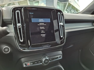 Volvo XC40 Volvo XC40 B5 AWD R-Design Panoramadak | Trekhaak | H&K Audio | 360 Camera | - afbeelding nr 23