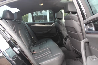 BMW 5 Serie BMW 5 Serie 530e iPerformance eDrive Ed. M Sport / Schuifdak / Camera / Leder / Head-up / 18'' / Virtual Cockpit / Stoelverwarming / DAB / Cruise Control - afbeelding nr 10