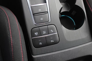 Ford Focus Ford Focus 1.0 EcoBoost Titanium Business ST-Line Camera / Navigatie / Keyless / B&O / 17'' / Stuurverwarming / DAB / Dodehoek / Cruise Control - afbeelding nr 26