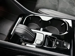 Volvo XC40 Volvo XC40 1.5 T5 PHEV R-Design | panoramadak | trekhaak - afbeelding nr 10
