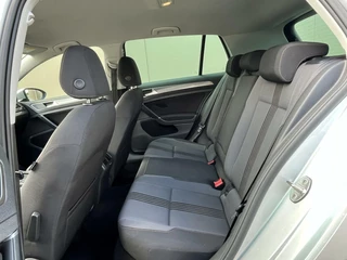 Volkswagen Golf Volkswagen Golf 1.2 TSI 110pk Allstar | keyless | camera | clima - afbeelding nr 25