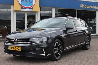 Volkswagen Passat - 434211848-0