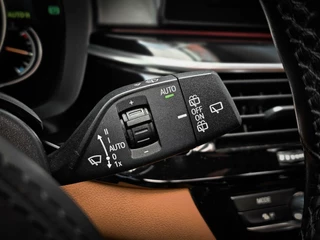 BMW 5 Serie BMW 5-serie Touring 530d xDrive M-Sport | HUD | PANO | H&K | TREKHAAK | LEER | CARPLAY | FULL OPTION - afbeelding nr 45