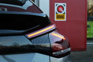 Citroën C4 Citroen C4 1.2 130PK FEEL PACK | NAVIGATIE | HEAD UP DISPLAY | ACHTERUITRIJ CAMERA | APPLE CARPLAY/ANDROID AUTO | LICHTMETALEN VELGEN | PARKEER SENSOREN | CLIMATE CONTROL | AFNEEMBARE TREKHAAK | EXTRA GETINTE ACHTER RUITEN | - afbeelding nr 25