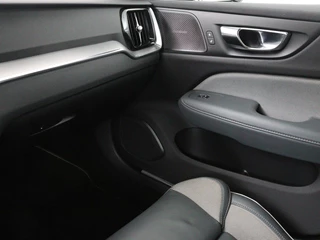 Volvo V60 Volvo V60 2.0 T8 Recharge AWD R-Design | Trekhaak |  Stoelverwarming | Camera | Harman/Kardon | Adaptive cruise | Memory | Carplay | Navigatie | 19'' lichtmetalen velgen - afbeelding nr 26