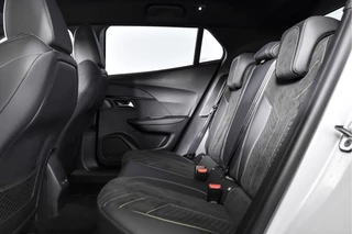 Peugeot 2008 Peugeot 2008 1.2 PureTech 130 PK GT - Automaat | Dig. Cockpit | Adapt. Cruise | Elek. stoel | Stoelverw. | PDC | Camera | NAV + App. Connect | ECC | LM 17