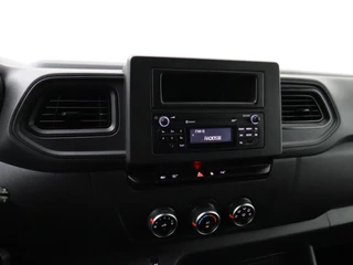 Renault Master | Airco | Camera | Trekhaak | 3-Persoons | Betimmering - afbeelding nr 16