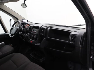 Peugeot Boxer Peugeot Boxer 2.2BlueHDi 165PK Bakwagen+Laadklep | Airco | Cruise | Zijdeur | Dakspoiler | 3-Persoons | Camera - afbeelding nr 20