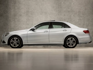 Mercedes-Benz E-Klasse 184Pk Automaat (PANORAMADAK, NAVIGATIE, CLIMATE, LEDER, STOELVERWARMING, SPORTSTOELEN, PARKEERSENSOREN, ZWART HEMEL, NIEUWE APK, NIEUWSTAAT) - afbeelding nr 2