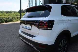 Volkswagen T-Cross Volkswagen T-Cross 1.0 TSI 110PK ACTIVE, Navi, Clima, Apple Carplay/ Android Auto, etc. - afbeelding nr 12