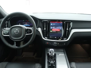 Volvo V60 Volvo V60 2.0 B3 Plus Dark | Sportstoelen | Zwarte hemel | Camera - afbeelding nr 6