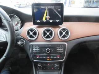 Mercedes-Benz GLA Mercedes-Benz GLA-klasse 180 d Automaat Leer Navi Clima Pano - afbeelding nr 16