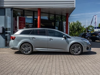 Toyota Avensis Toyota Avensis Touring Sports 1.8 VVT-i Bus. Pro - afbeelding nr 2