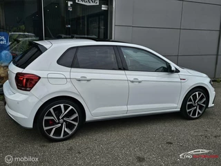 Volkswagen Polo Volkswagen Polo 2.0 TSI GTI Panorama/Keyless/Virtual/Beats/Camera - afbeelding nr 2